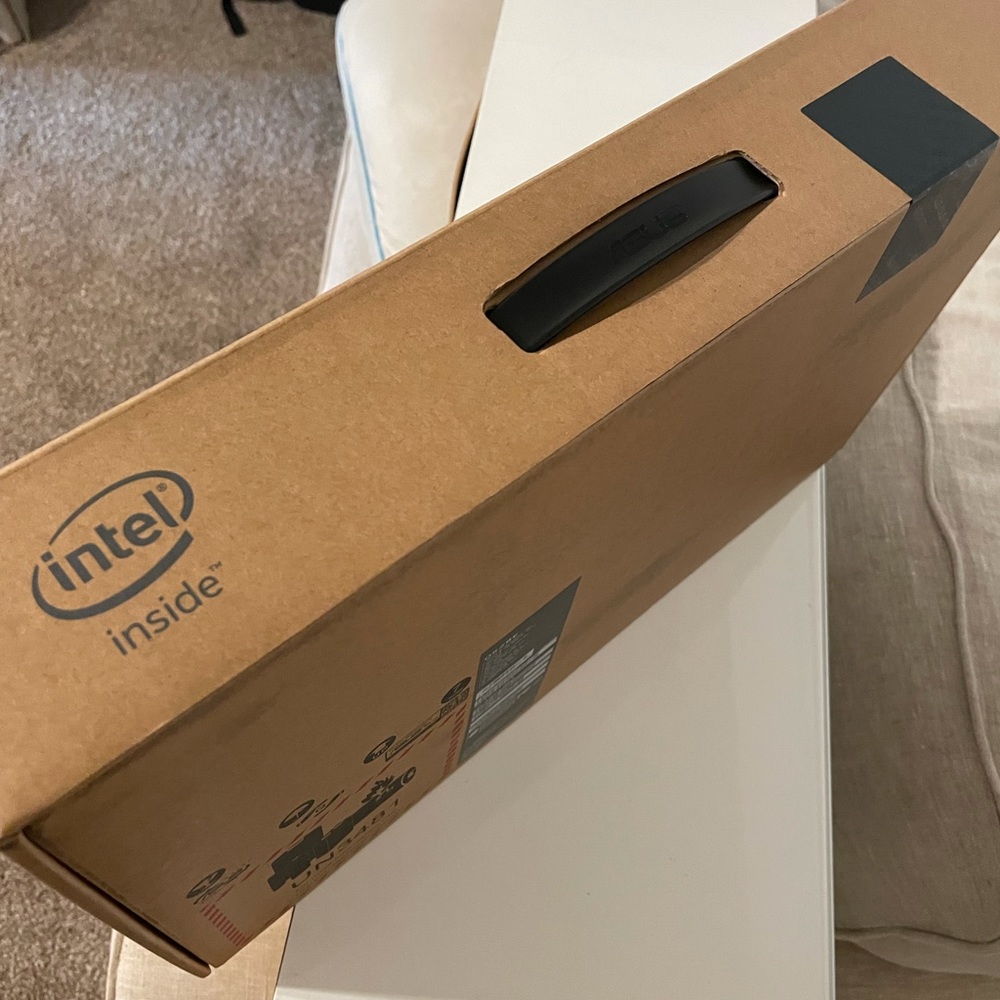 ASUS Zenbook 15.6inch Intel touchscreen Q528EH